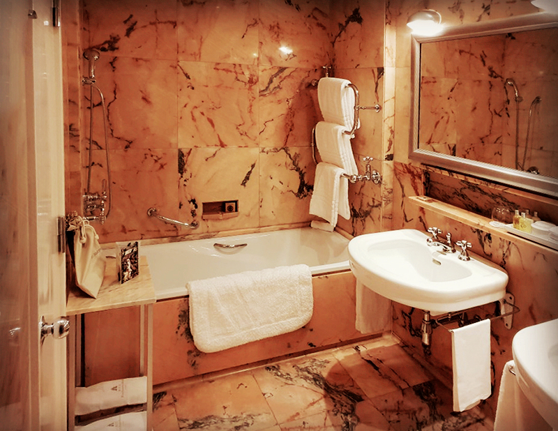 ../Images/Cosmo Chen.Portugal.Four Seasons Hotel Ritz Lisbon.jpg